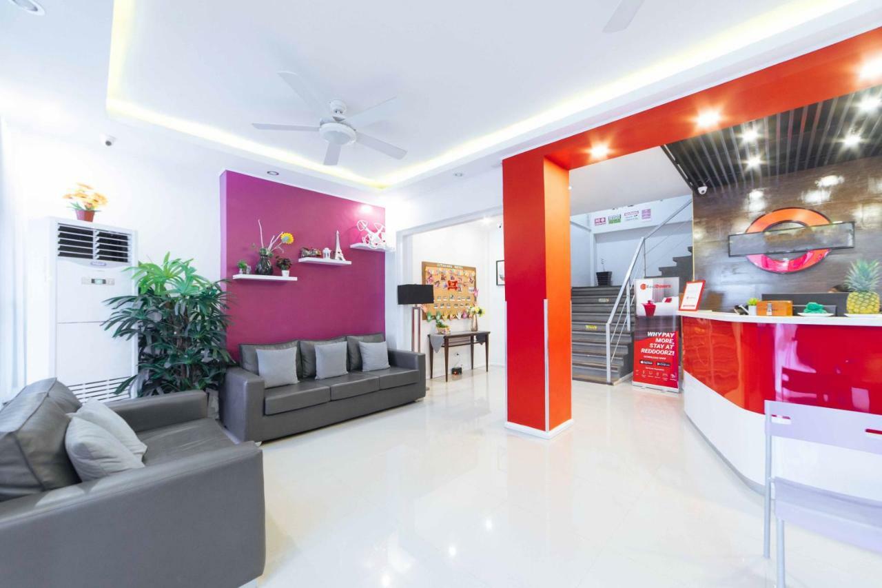 RedDoorz Plus near SM Lanang Davao Zewnętrze zdjęcie