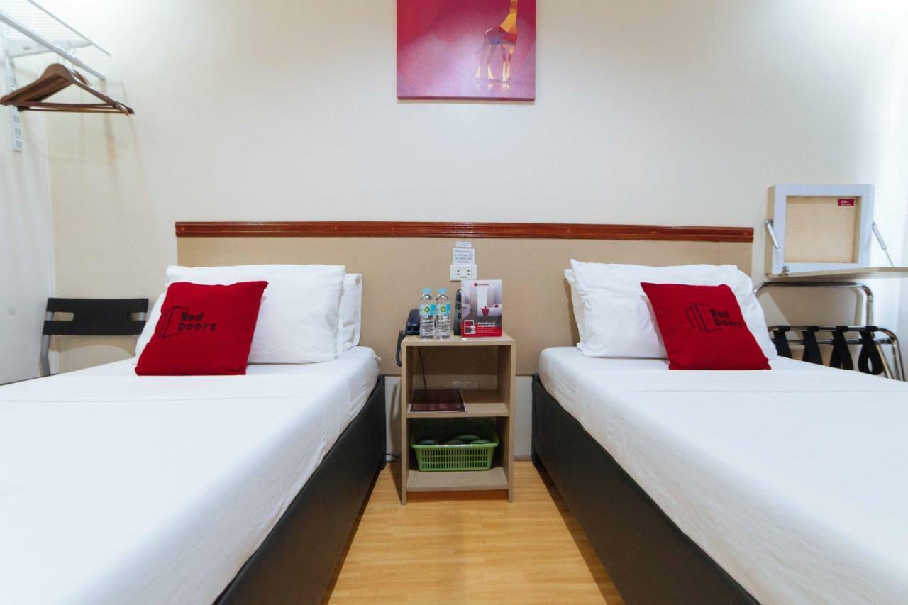 RedDoorz Plus near SM Lanang Davao Zewnętrze zdjęcie
