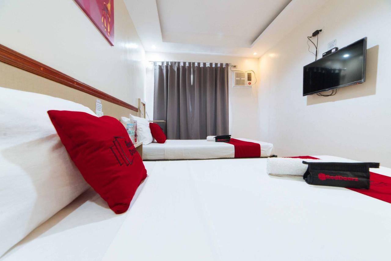 RedDoorz Plus near SM Lanang Davao Zewnętrze zdjęcie